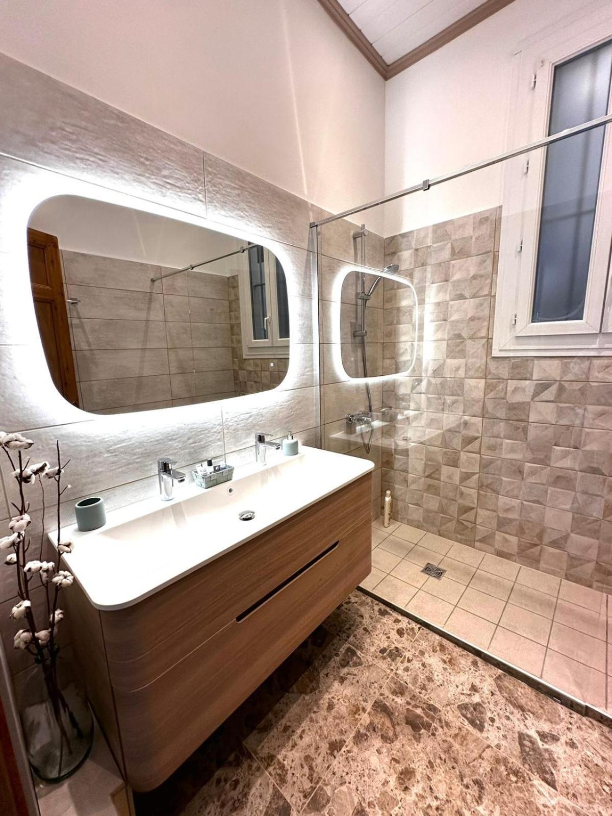 Appartement 4 A 8 Personnes, Spacieux De Standing Classe 4 Etoiles นีมส์ ภายนอก รูปภาพ